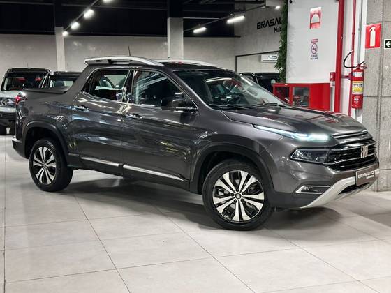 FIAT TORO 2.0 16V TURBO DIESEL VOLCANO 4WD AT9 FIAT TORO 2.0 16V TURBO DIESEL VOLCANO 4WD AT9